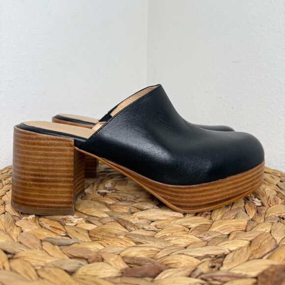 Intentionally Blank Facts Black Leather Clogs Block Stacked Wood Heel - Picture 5 of 8